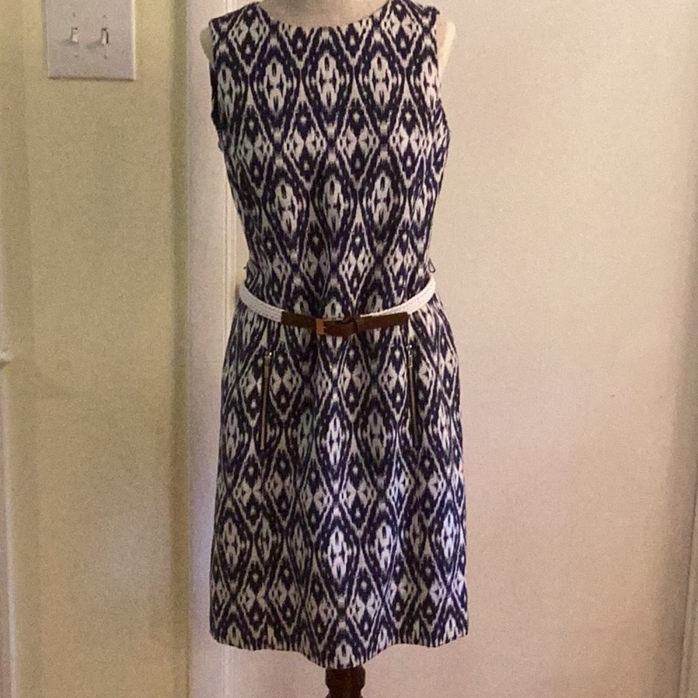 Dress blue/white with belt and pockets